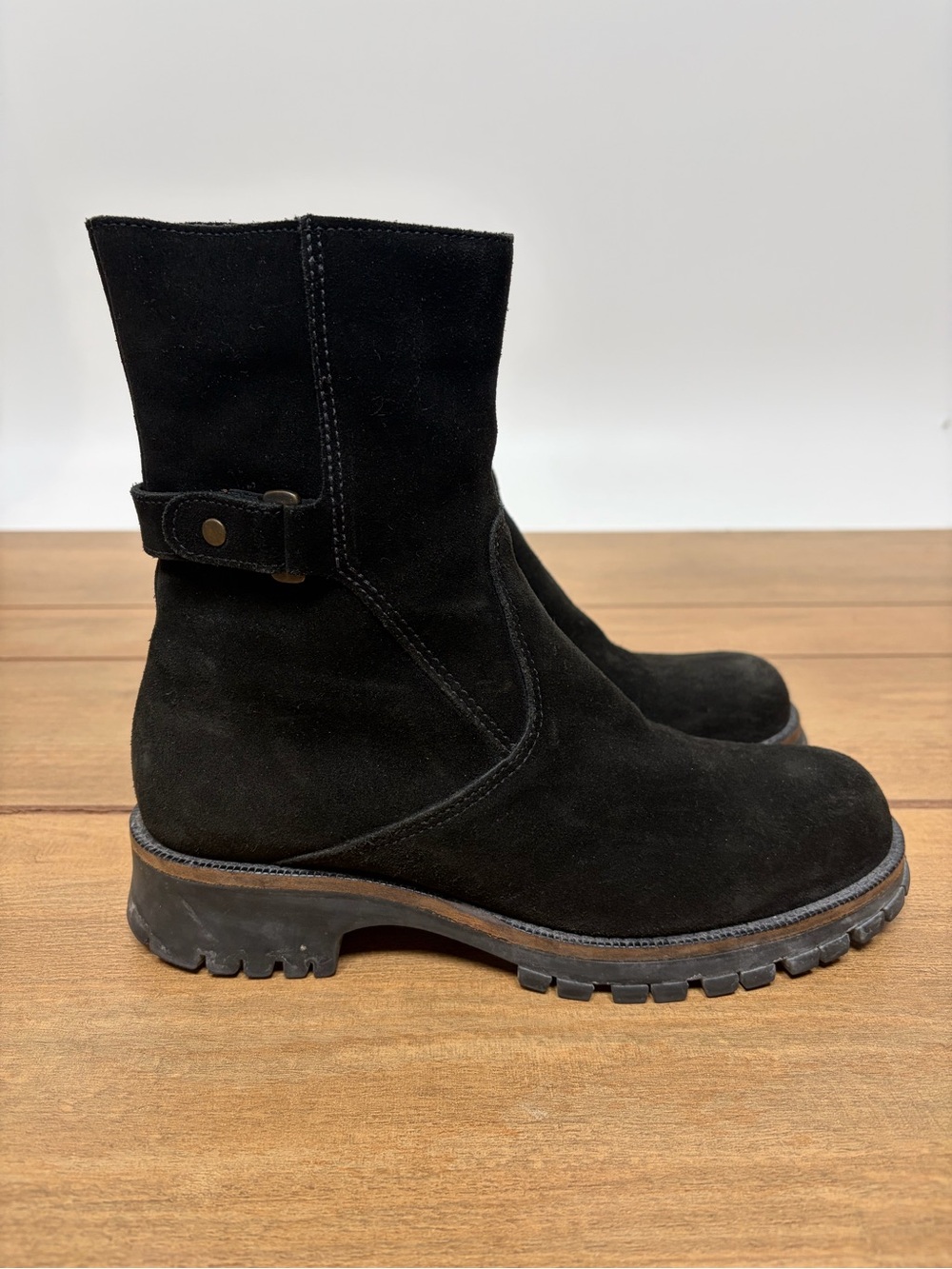 LA CANADIENNE Camilla Oiled Suede Boots Black Size 7
